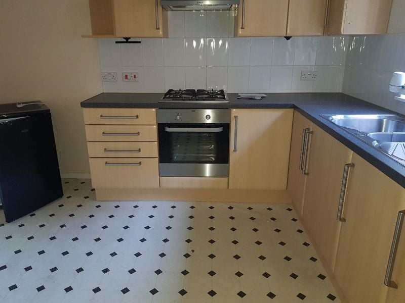 Flat Brookside Avenue in Dawley