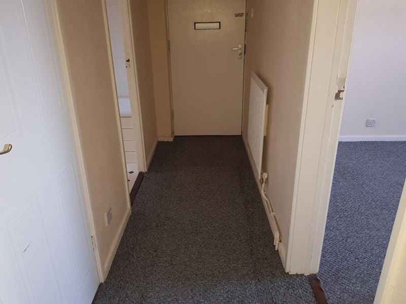 Flat Brookside Avenue in Dawley