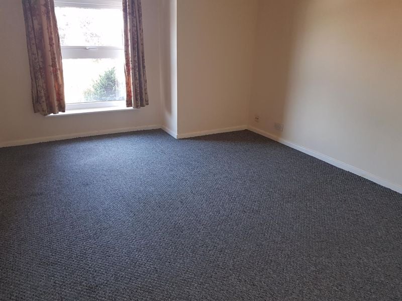 Flat Brookside Avenue in Dawley