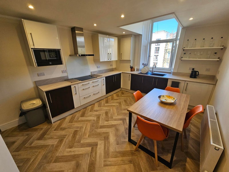 Room Trefoil Avenue in Glasgow