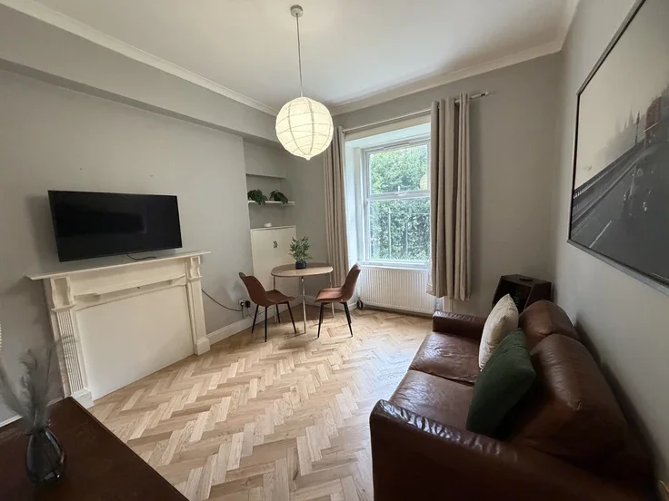 Flat Dalry Road in City of Edinburgh