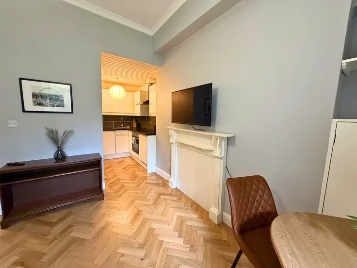 Flat Dalry Road in City of Edinburgh