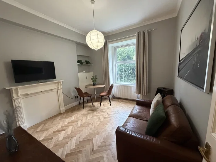Flat Dalry Road in City of Edinburgh