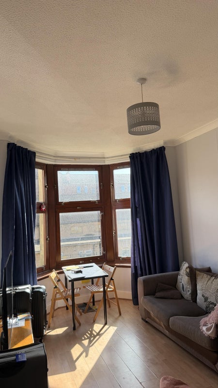 Room Ballindalloch Drive in Glasgow