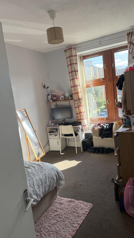 Room Ballindalloch Drive in Glasgow