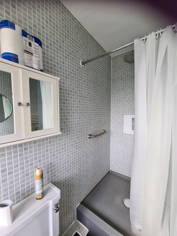 Room Whitehorse Lane in Greater London