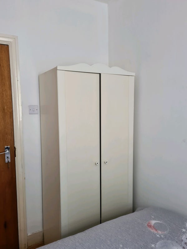 Room Whitehorse Lane in Greater London