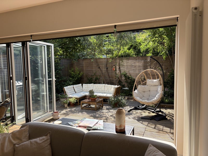 Room St. Stephen's Avenue in Greater London