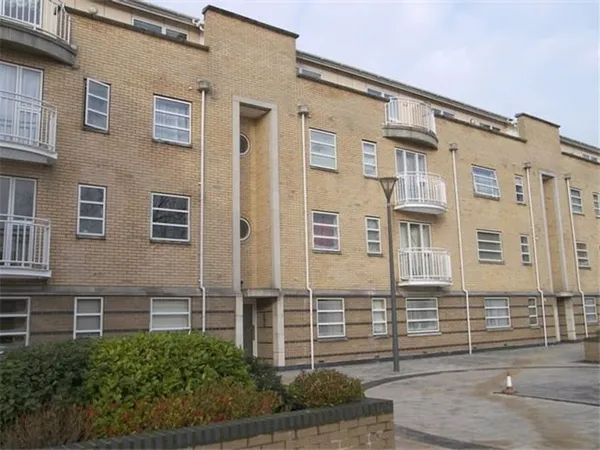 Flat Petersfield Mansions in Cambridge