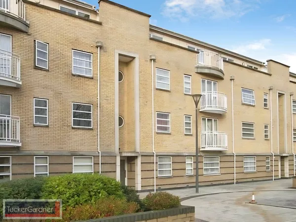 Flat Petersfield Mansions in Cambridge