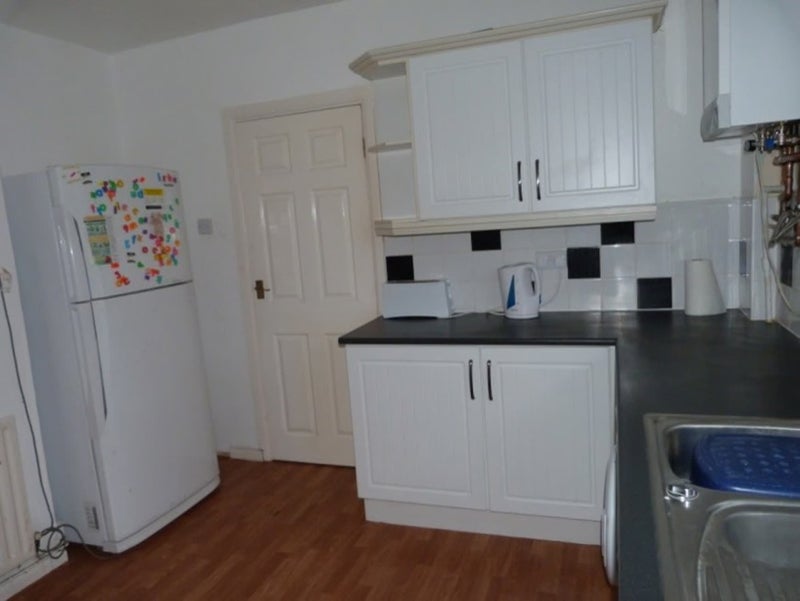 Room Tennyson Road in Charnwood