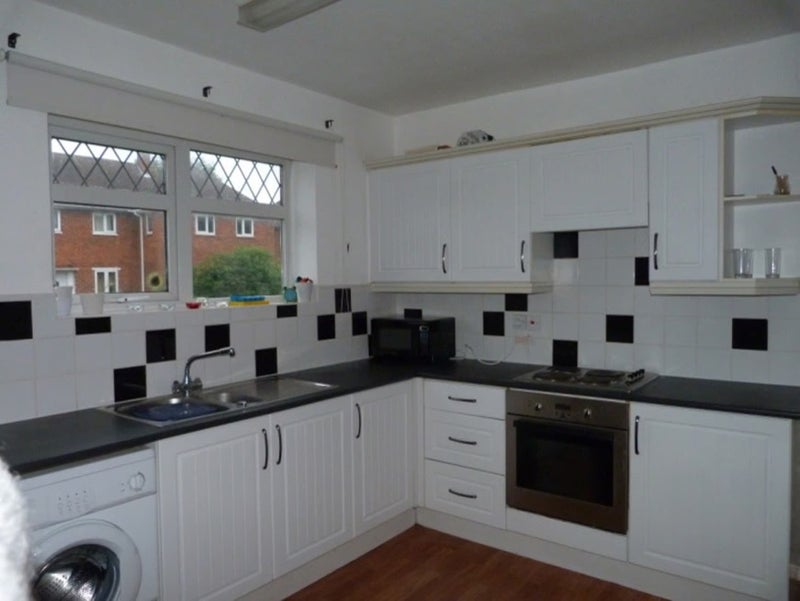 Room Tennyson Road in Charnwood