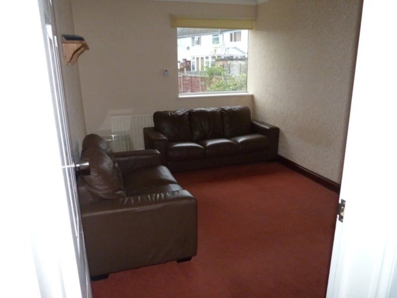Room Tennyson Road in Charnwood