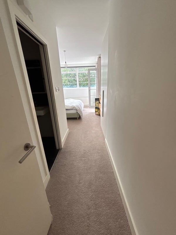 Room Blue Lion Place in Greater London
