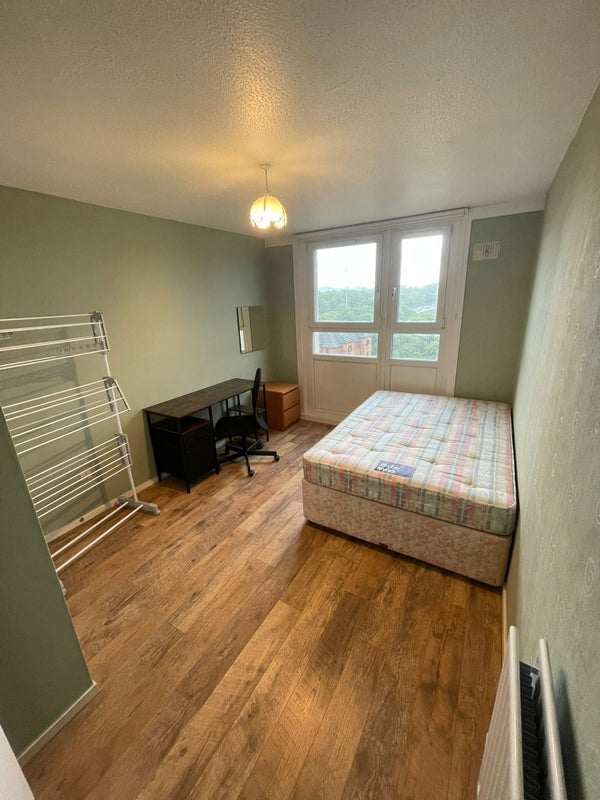 Room Dundasvale Court in Glasgow