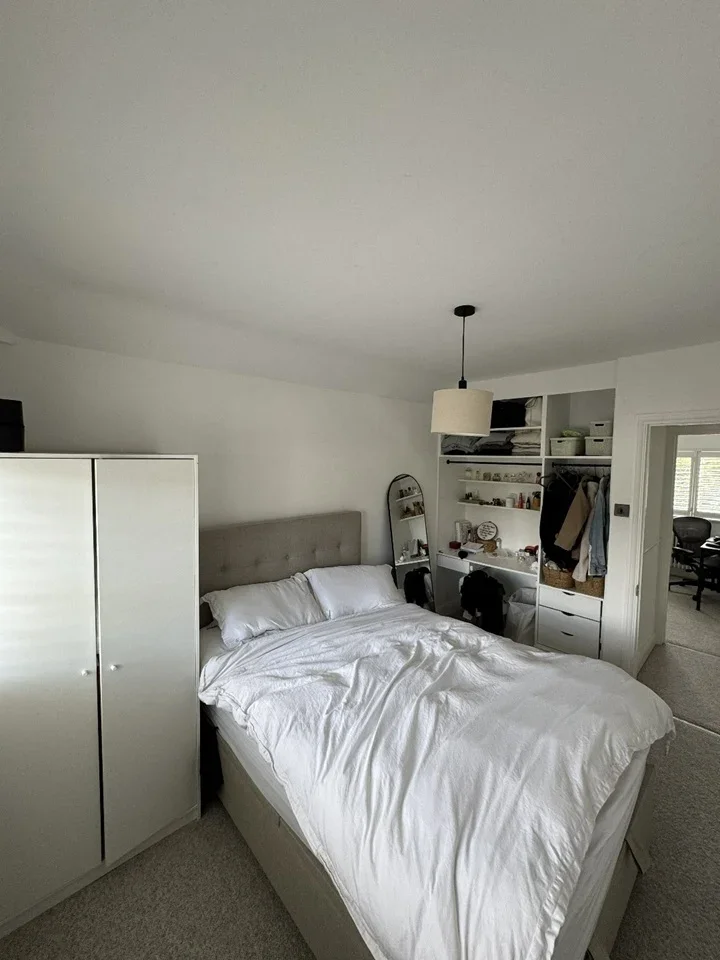 Room Lower Park Road in Epping Forest