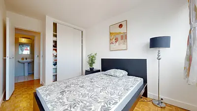 Room Square Henri Regnault in Courbevoie