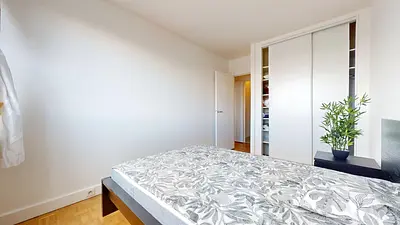 Room Square Henri Regnault in Courbevoie