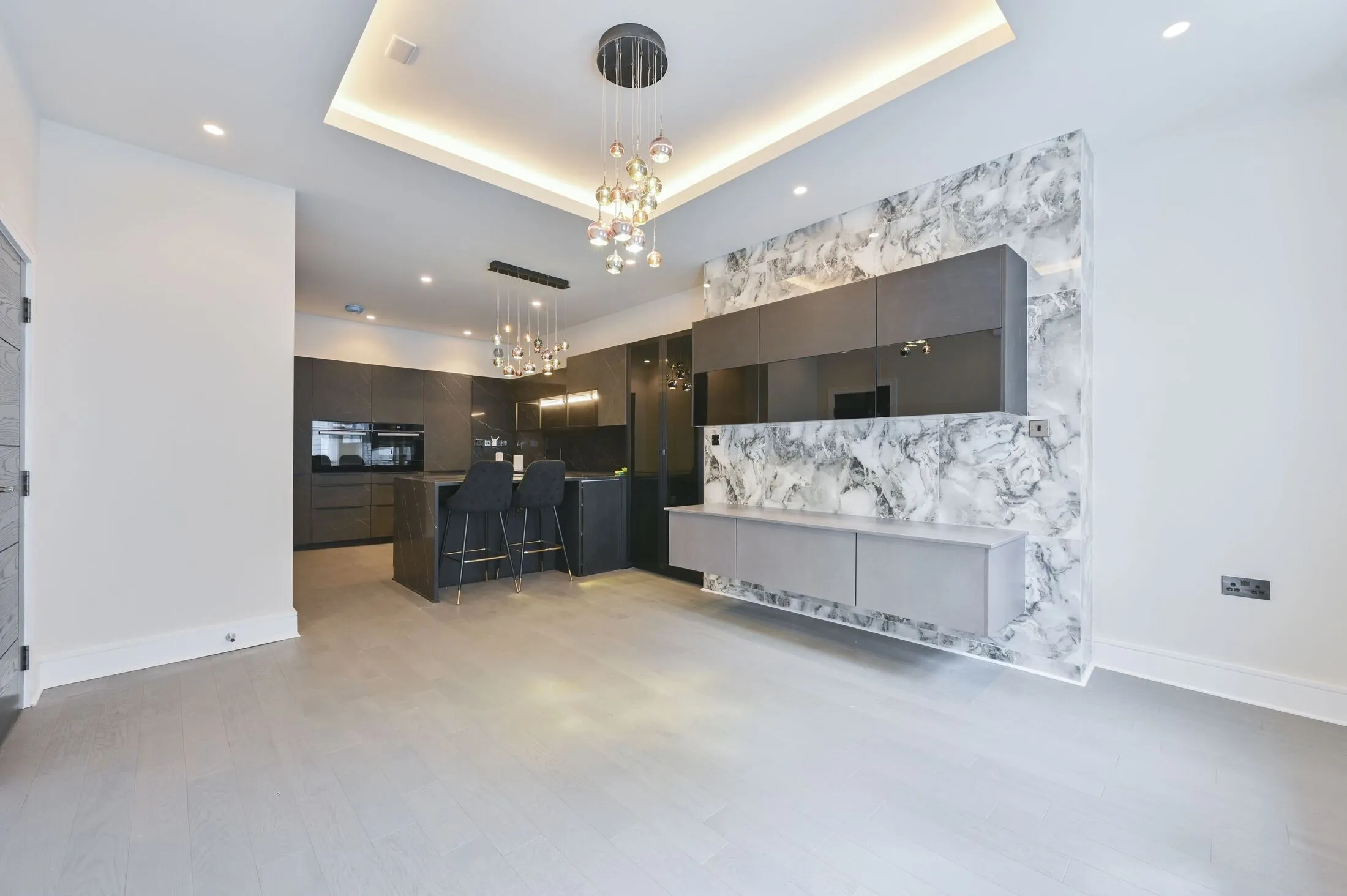 Flat Upper Berkeley Street in City of Westminster