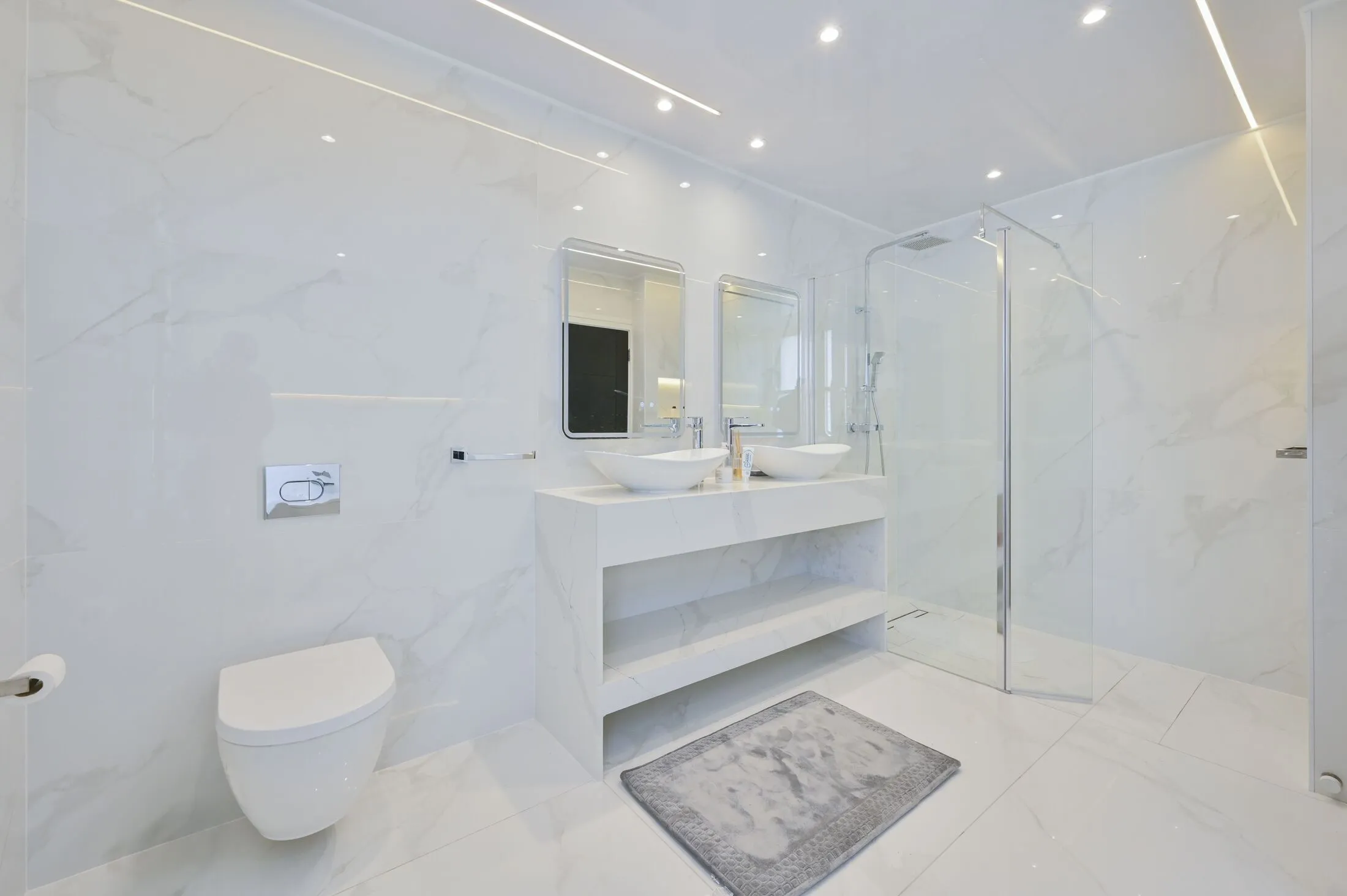 Flat Upper Berkeley Street in City of Westminster