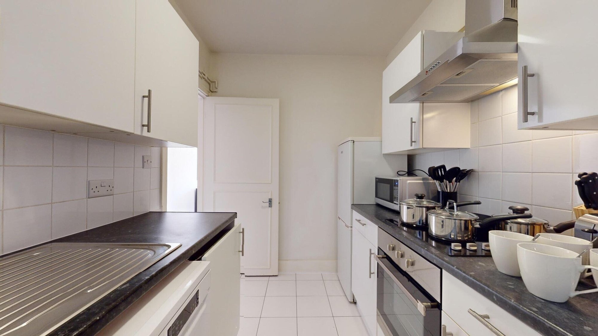 Flat Fulham Road in Greater London