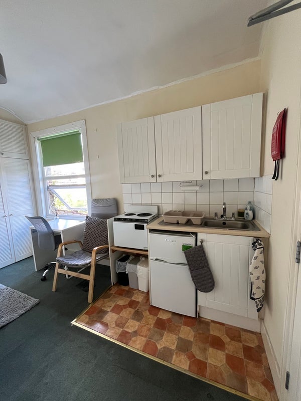 Room Tabor Grove in Greater London