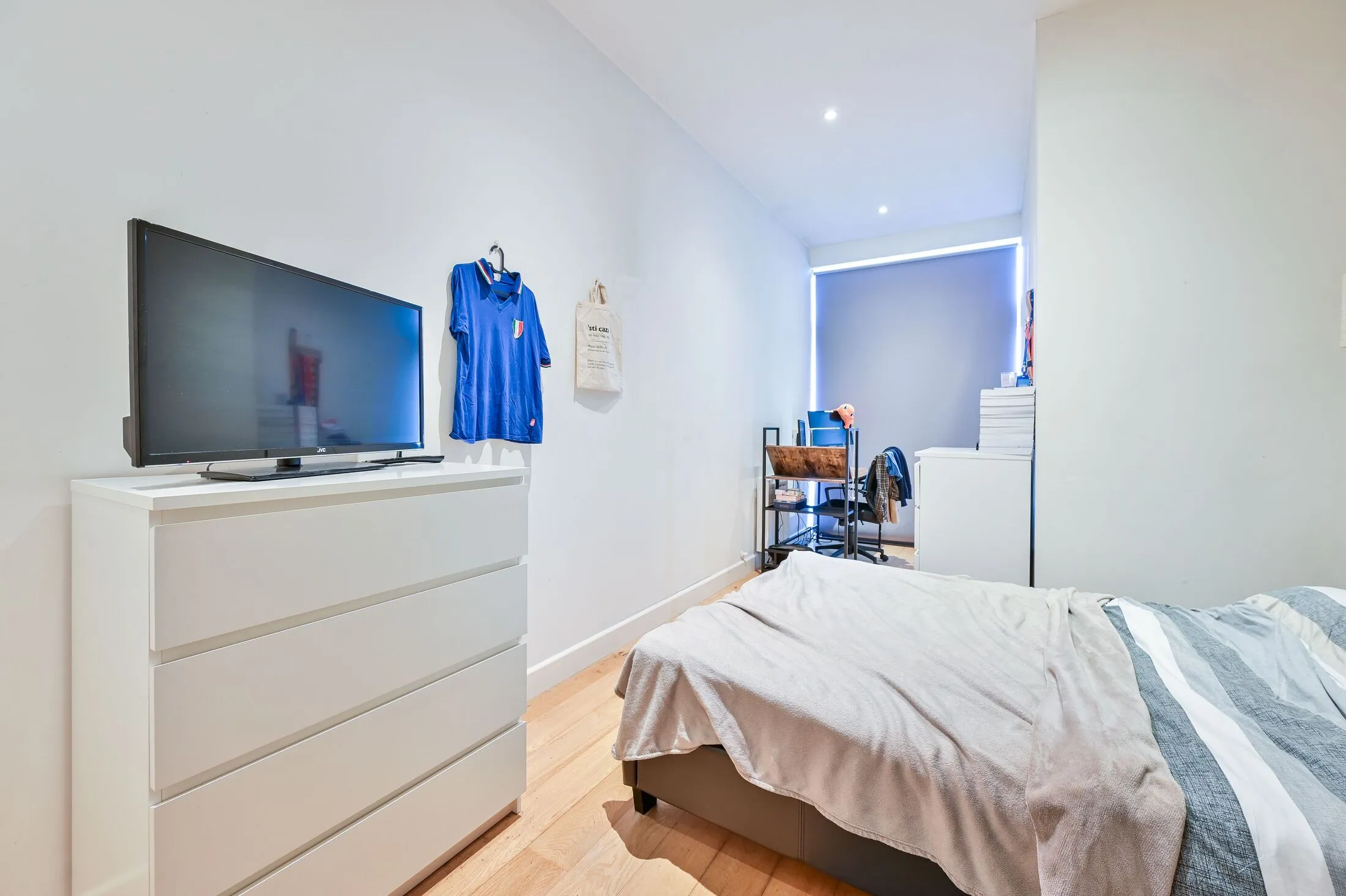 Flat Steedman Street in Greater London