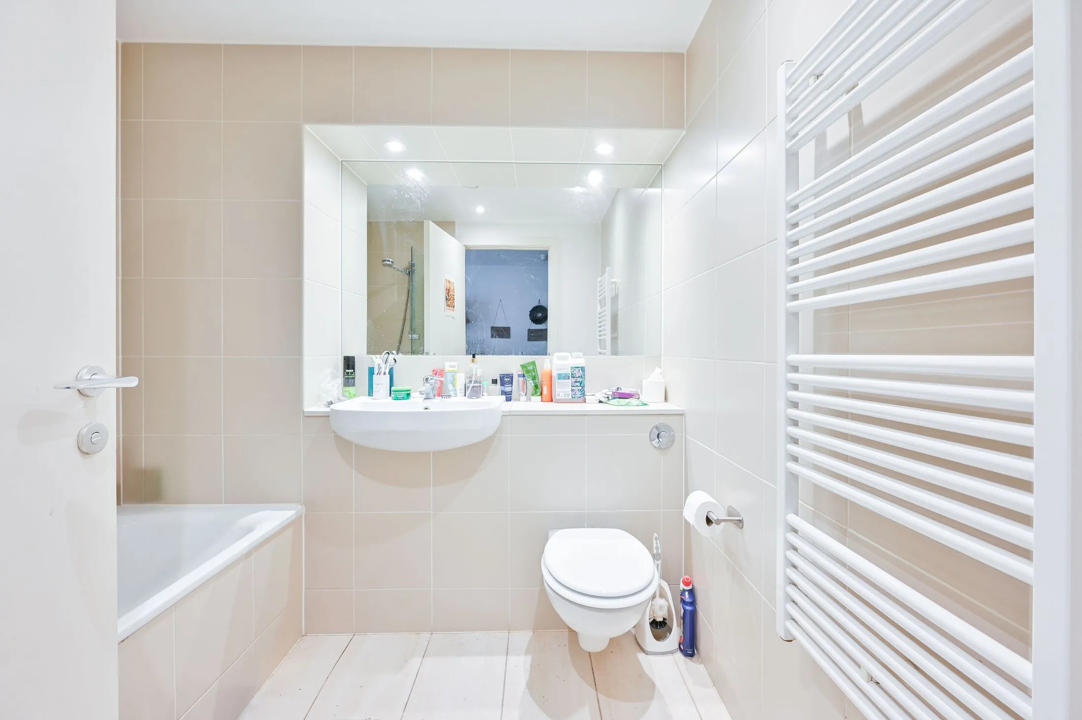 Flat Steedman Street in Greater London