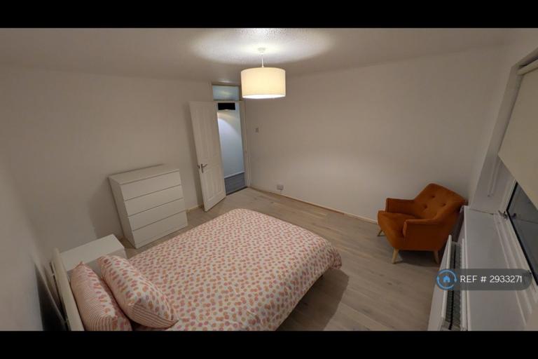 Room Magdala Road in Portsmouth
