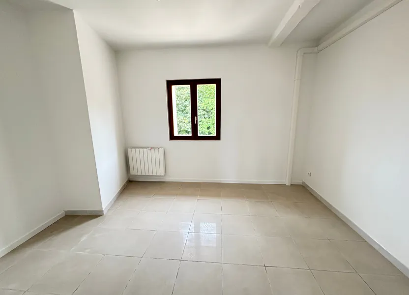 Flat Grande Rue in Nogent-l'Artaud