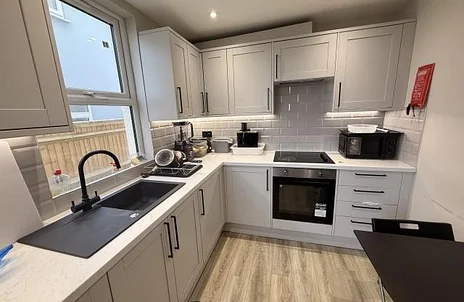 Room Whitley Wood Road in Reading