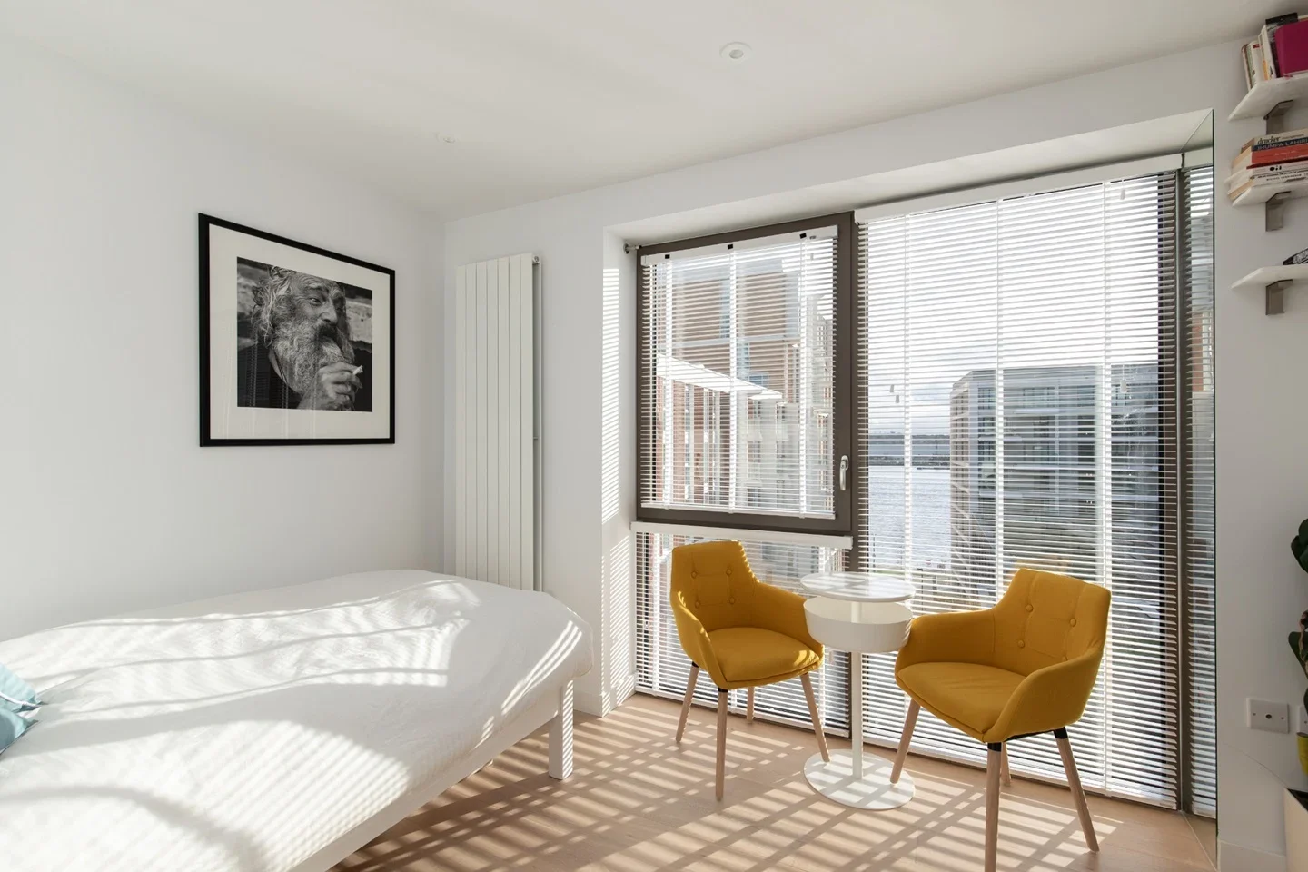 Flat Starboard Way in Greater London