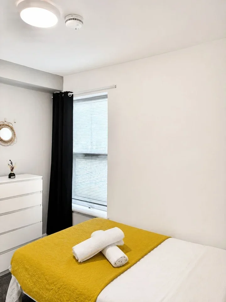 Room Luton Road in Chatham