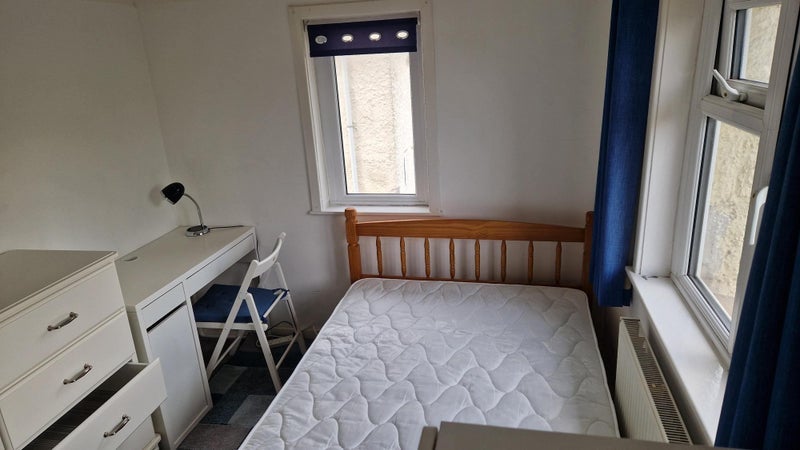 Room Minehead Road in Bristol