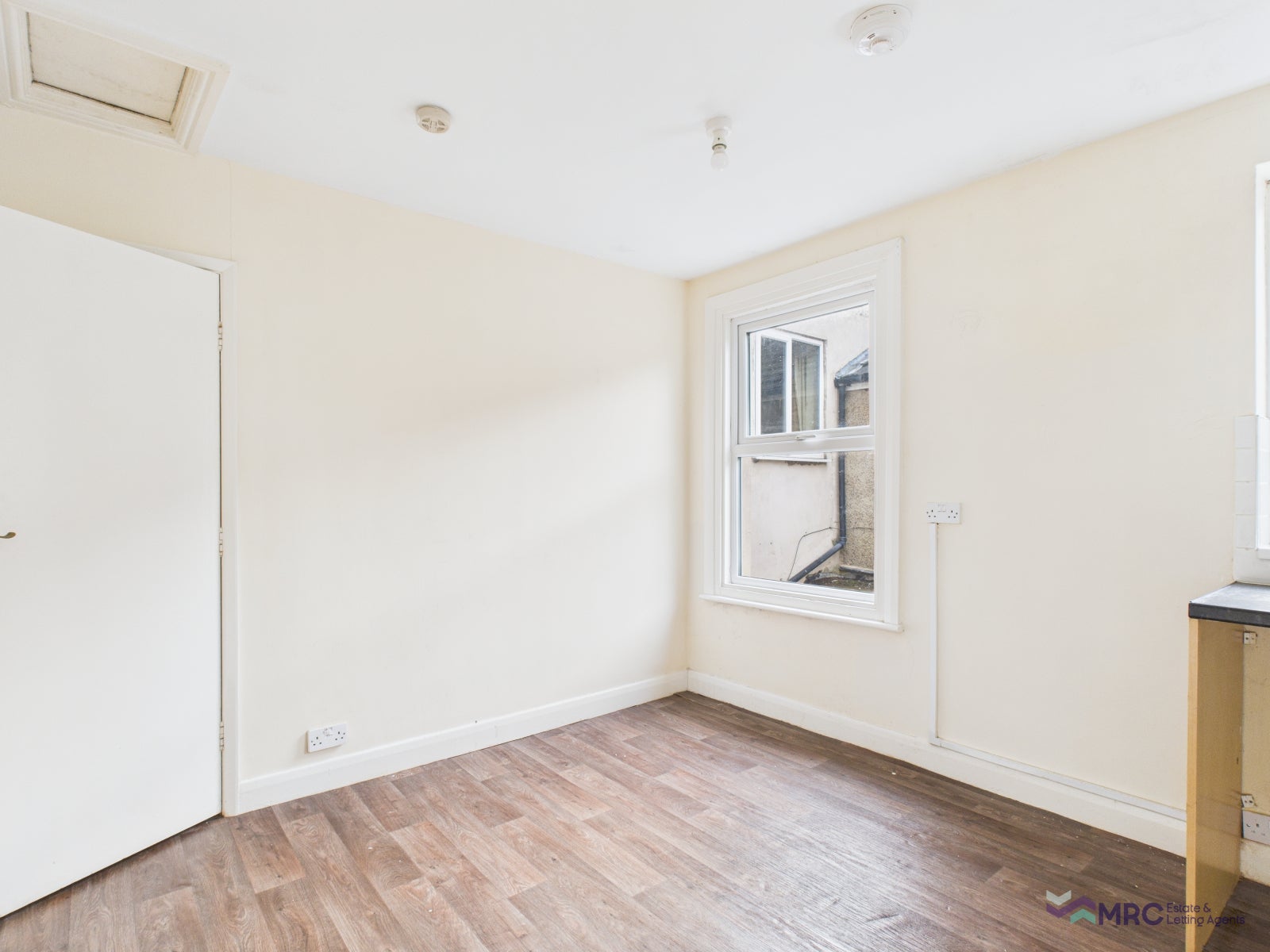 Flat Hainton Avenue in Grimsby