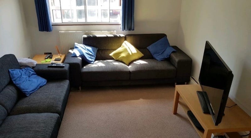 Room Haydons Road in Greater London