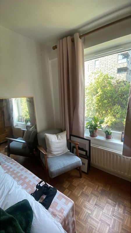 Room St. John's Avenue in Greater London