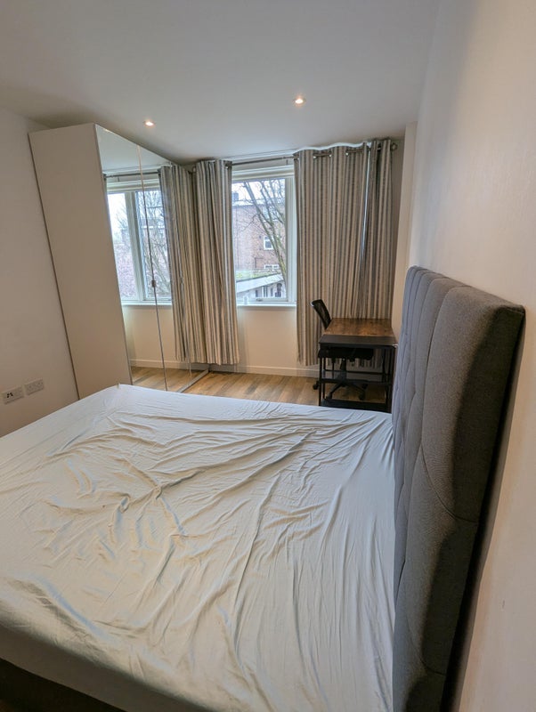 Room Dalmeny Avenue in Greater London