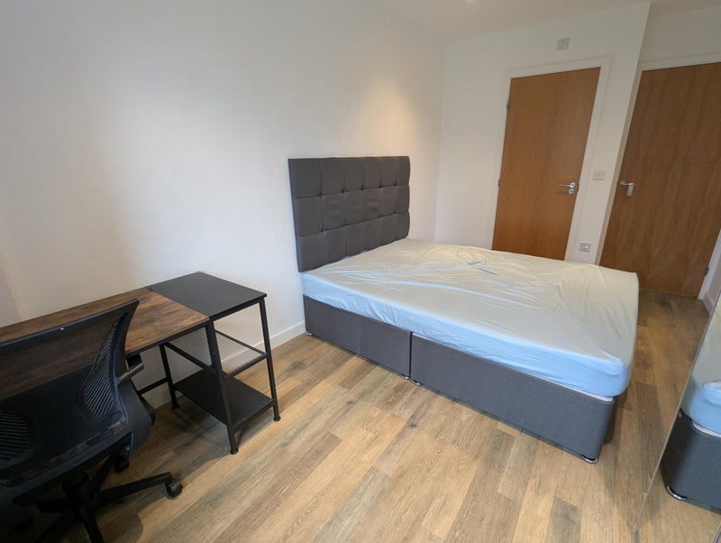 Room Dalmeny Avenue in Greater London
