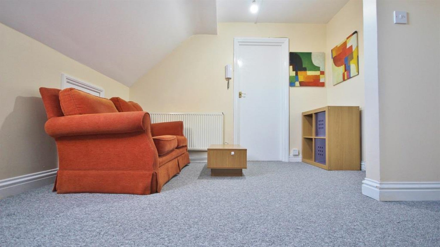 Flat Ashgrove Road in Greater London