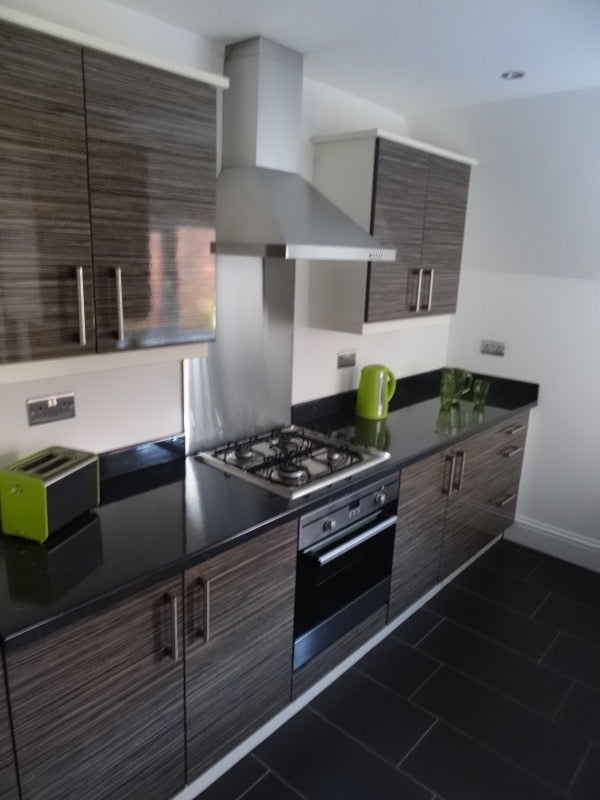 Flat Dinsdale Road in Newcastle upon Tyne
