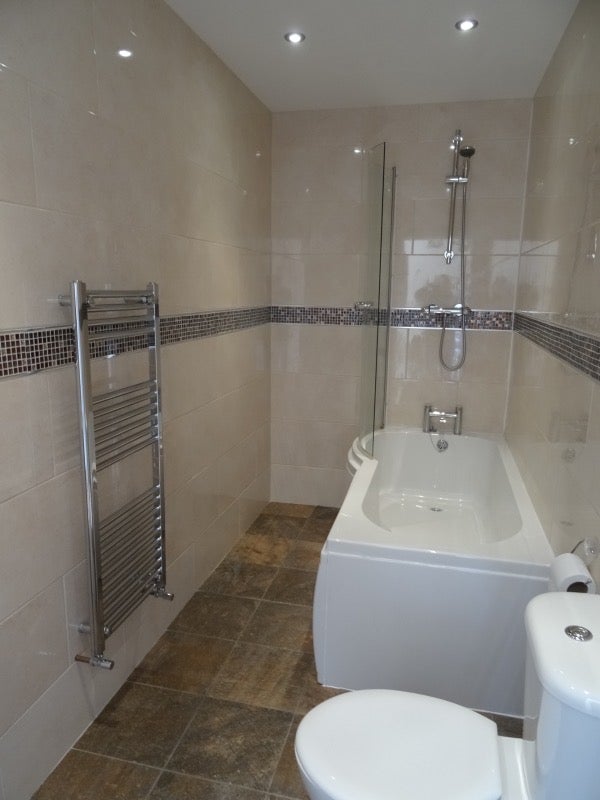 Flat Dinsdale Road in Newcastle upon Tyne