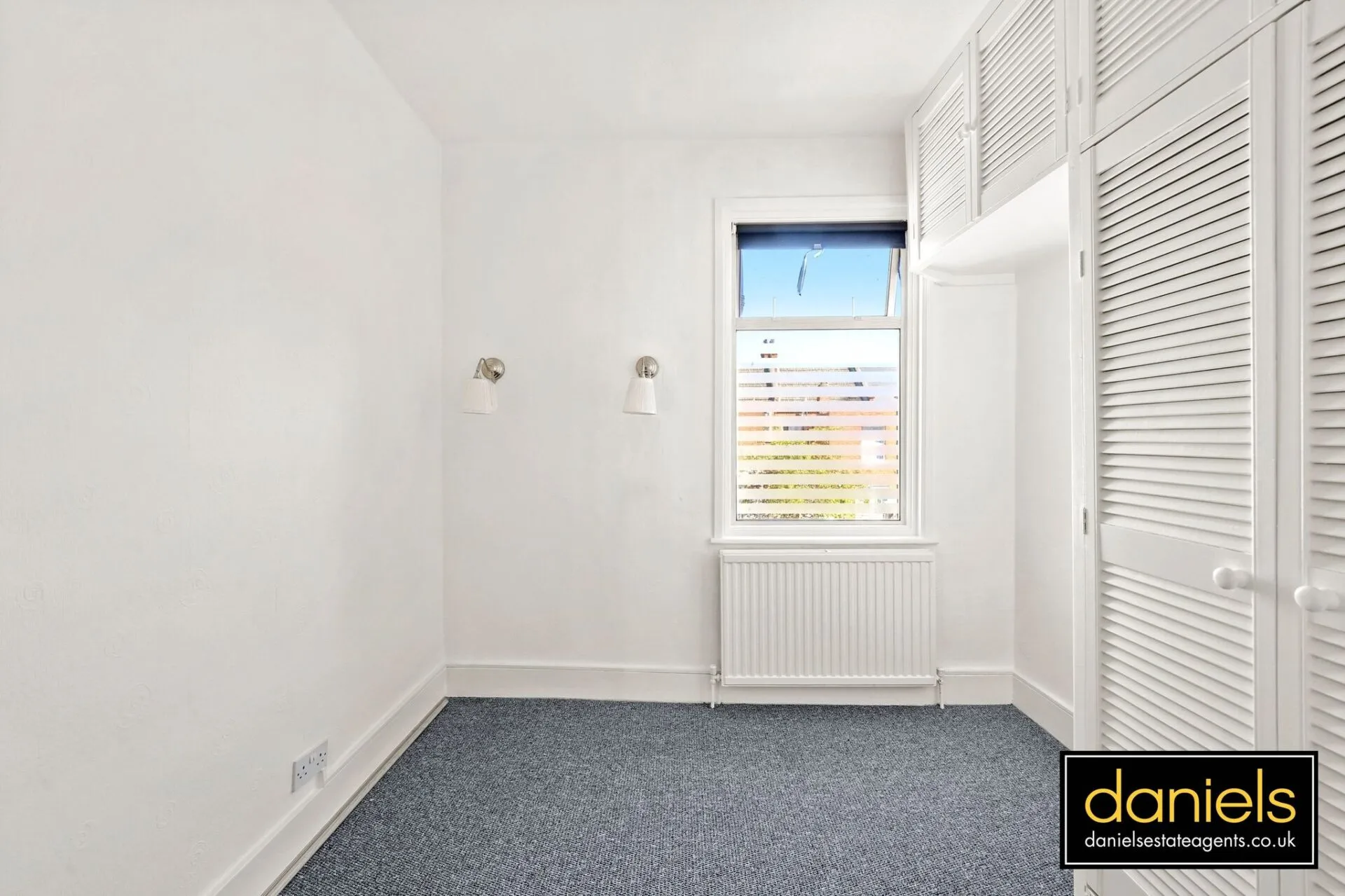 Flat Rucklidge Avenue in Greater London