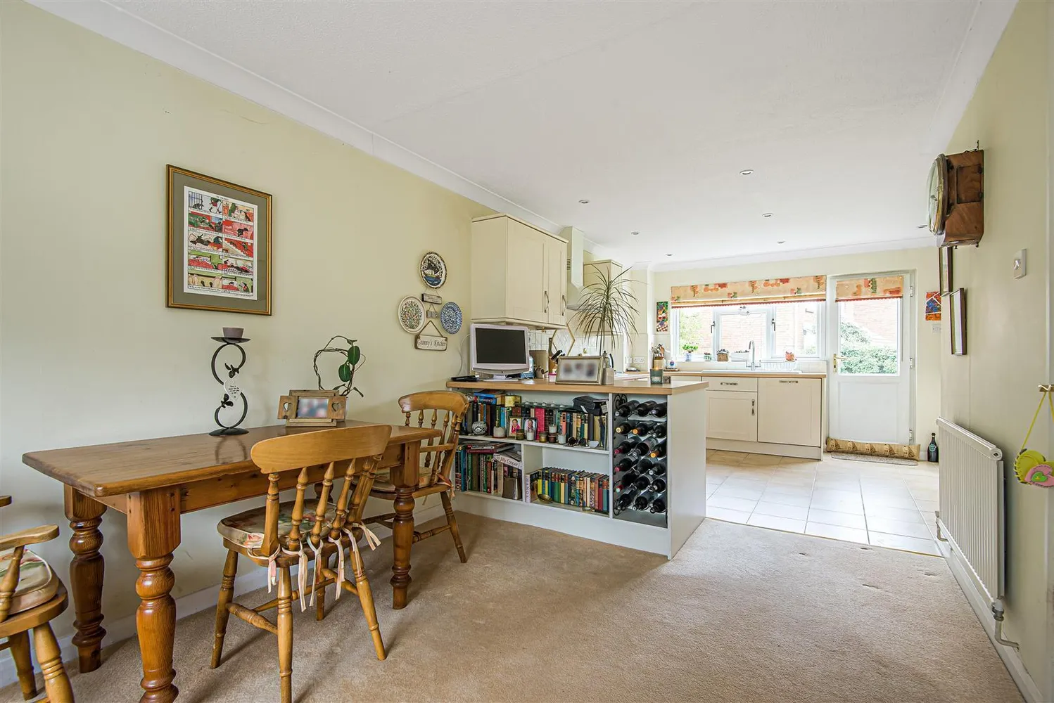 House Sumner Close in Mole Valley