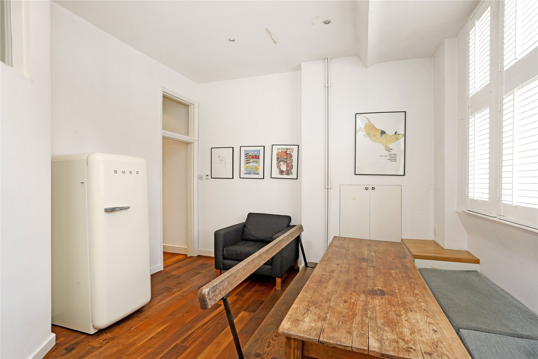 Flat Lurline Gardens in Greater London