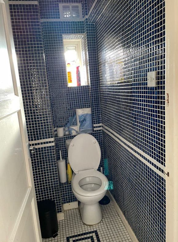 Room Lonsdale Road in Greater London