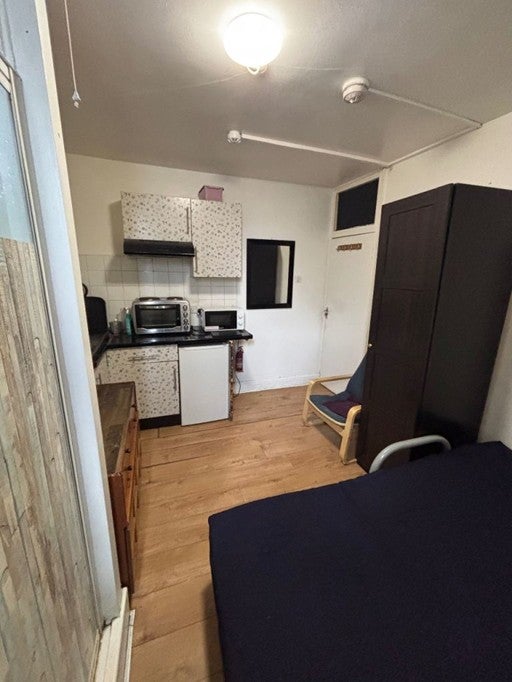 Room High Street in Greater London