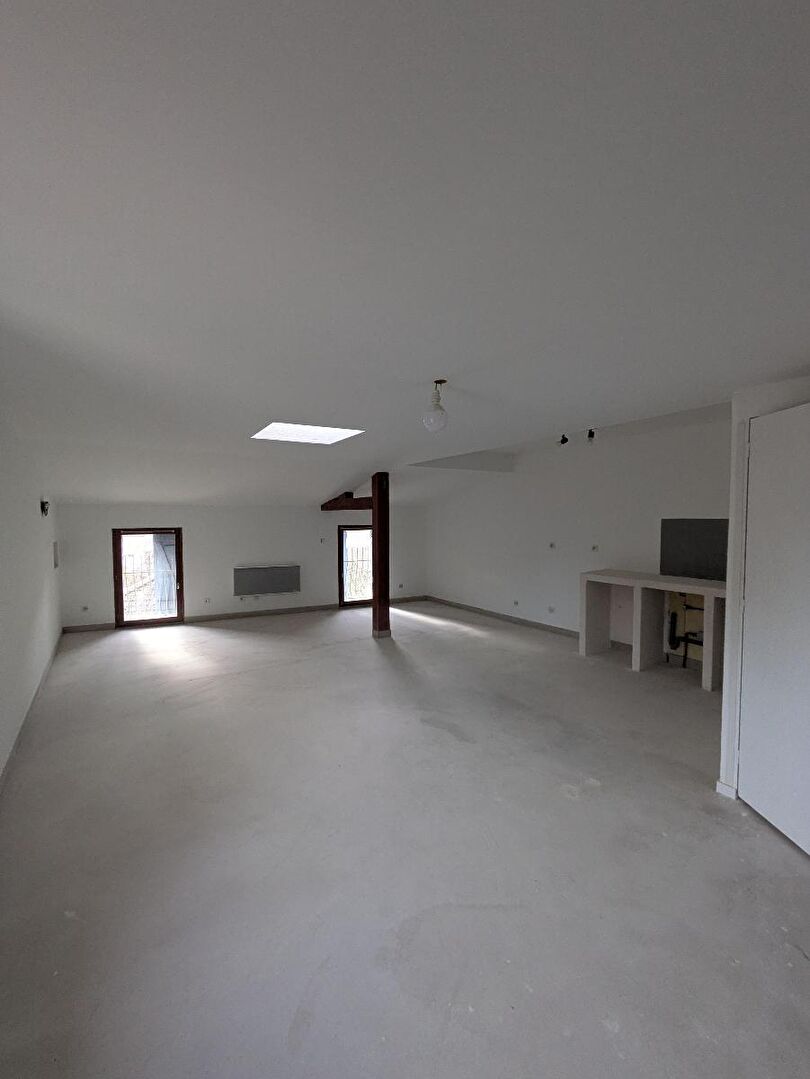 Flat Rue Centrale in Satillieu