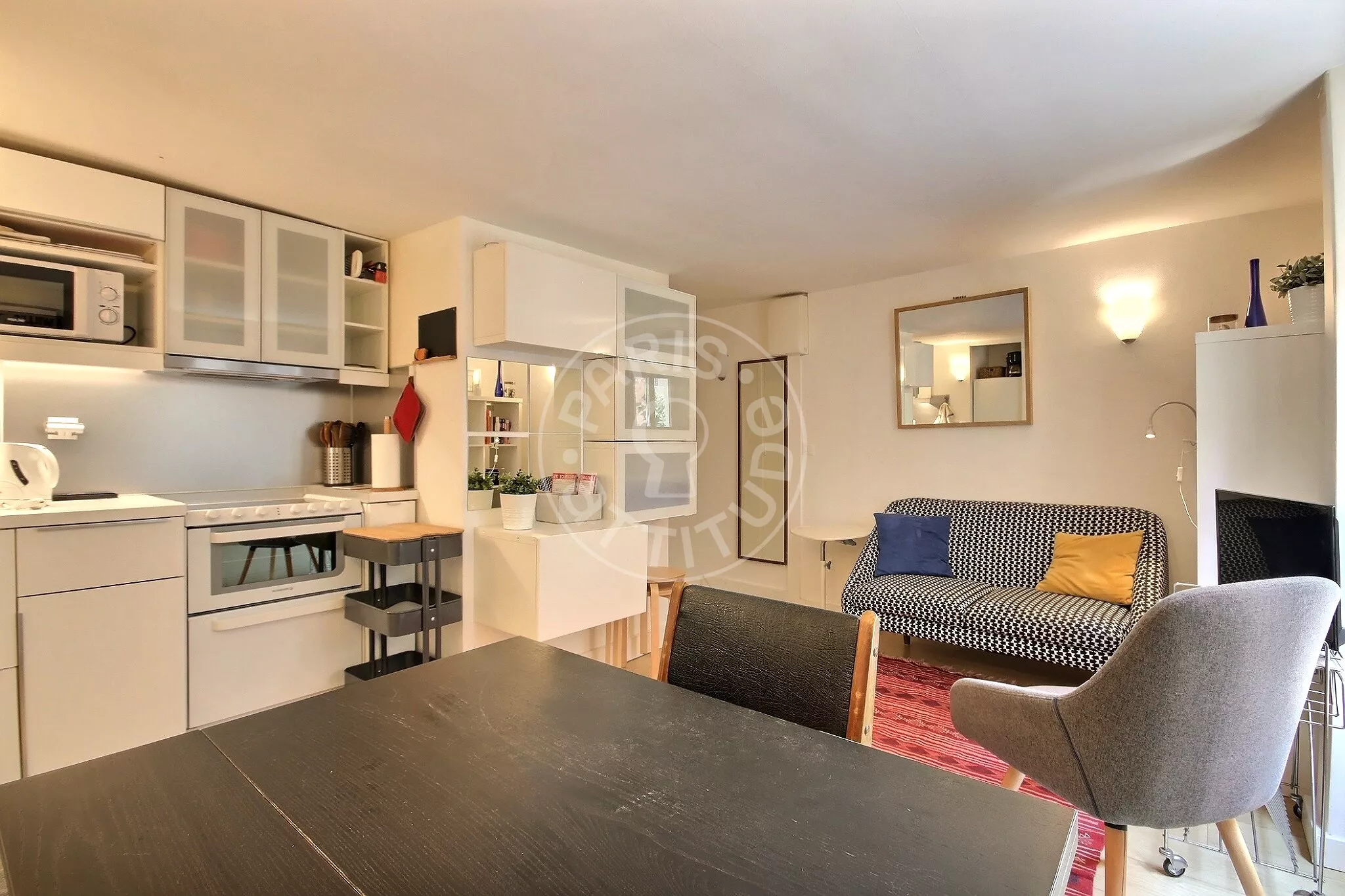 Flat Rue André Antoine in Paris