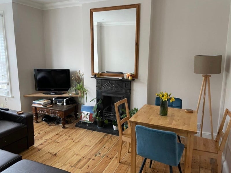 Room Windmill Road in Greater London